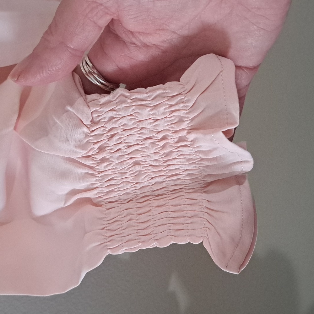 ❤️Elegant light Pink Blouse - Picture 8 of 10